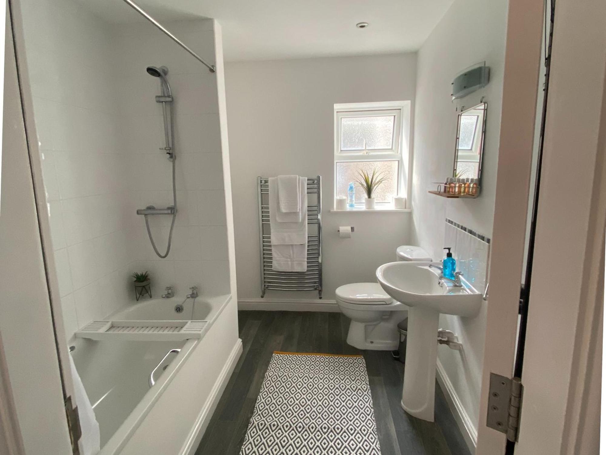 Eden Escapes Serviced Apartments Morecambe Eksteriør billede